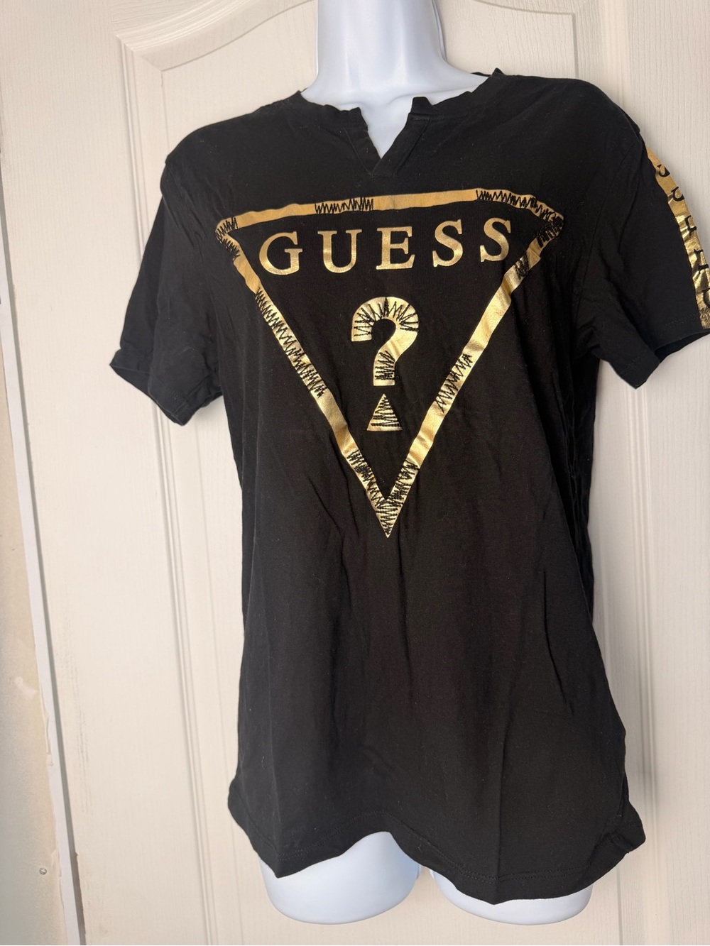 Guess Men's Black Short-Sleeve Tee with Gold Triangle Logo ( unisex )